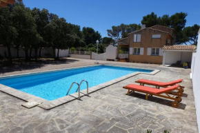Chambre d'hôtes dans maison provençale avec piscine